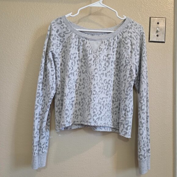 Aeropostale Sweaters - Aeropostale Womens Leopard Print Cut off long Sleeve Sweater Size Medium